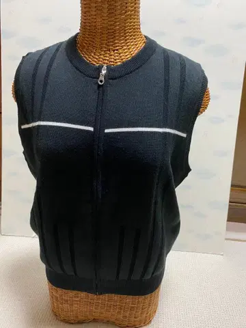 블랙 니트 베스트 지퍼 스트라이프 마스터즈