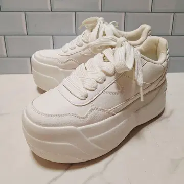 [ 완판템 ] ZARA 플랫폼 밑창 러닝 스니커즈 23 통굽