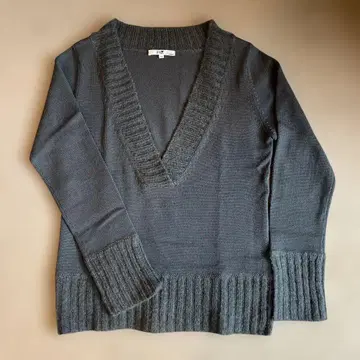 [ 23구 ] 온워드 다크 그레이 V넥 니트 스웨터