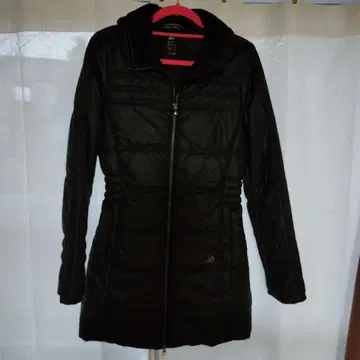 아디다스 블랙 다운 자켓 허리밴딩