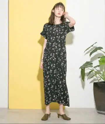 새상품급 모듬 꽃무늬 플라워 프린트 블랙 맥시 원피스