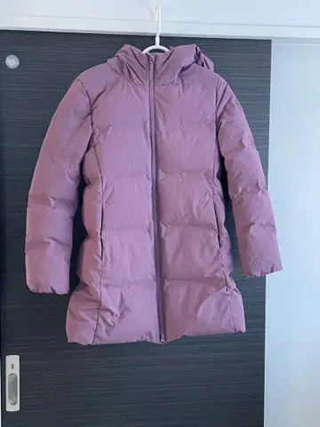 유니클로 심리스 다운 숏코트 L 사이즈