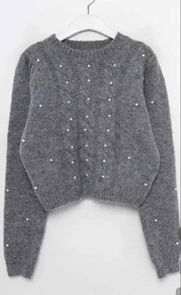 그레이 펄 장식 크루넥 스웨터