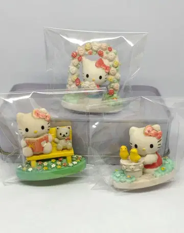 [레어 희귀] 헬로키티 미니어처 디오라마 가든 시리즈 3점