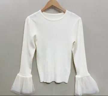 PBselect 튤 벨 슬리브 리브 니트탑 화이트