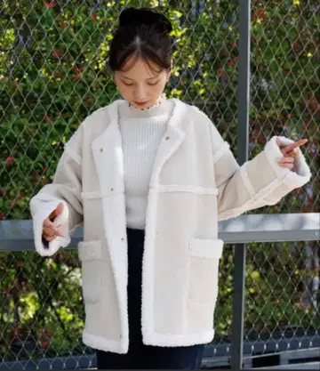 Flower 다운 무스탕 코트 아이보리