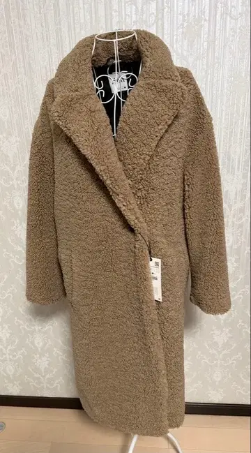 택 포함 새상품 ZARA 자라 인조 모피 롱 코트 베이지 보아
