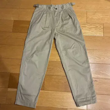 MHL. 사이드 조절 워시드 투 턱 팬츠