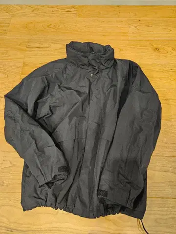 유니클로 윈드프루프 스탠드 블루종