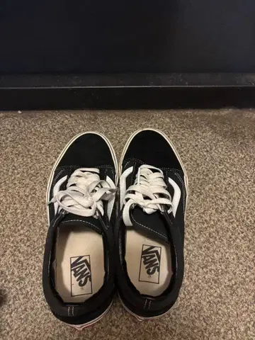 VANS 블랙 스니커즈