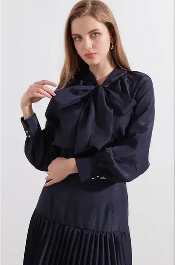 핑키앤다이안 보타이 블라우스 네이비 택 포함 미사용 새상품 38