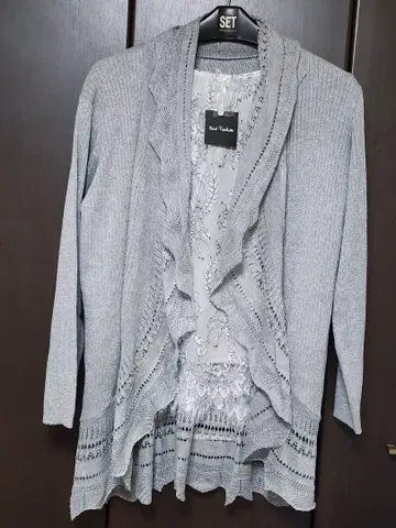 라메 믹스 니트 가디건 & 전체 레이스 블라우스