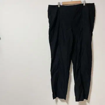 심플한 블랙 와이드 팬츠