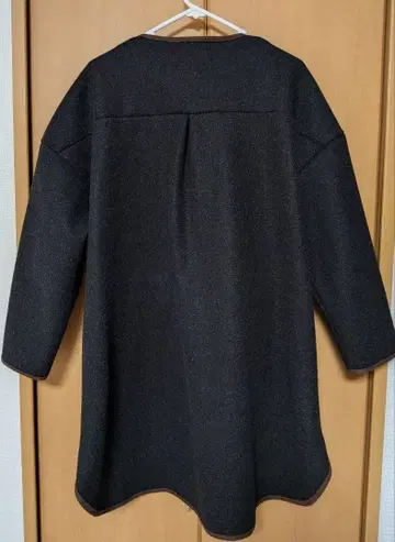 캐주얼 블랙 코트 버튼 포함