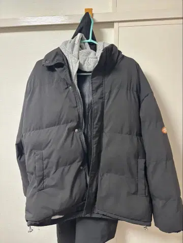 남성용 다운 자켓 블랙 후드 부착 XL