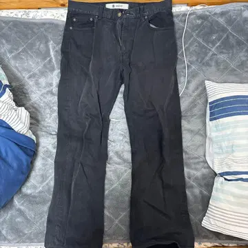 EASYFIT 블랙 데님 팬츠