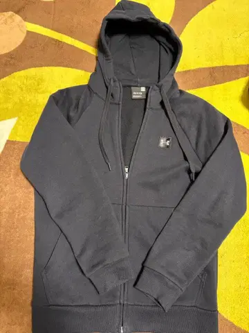 언더아머 후드티