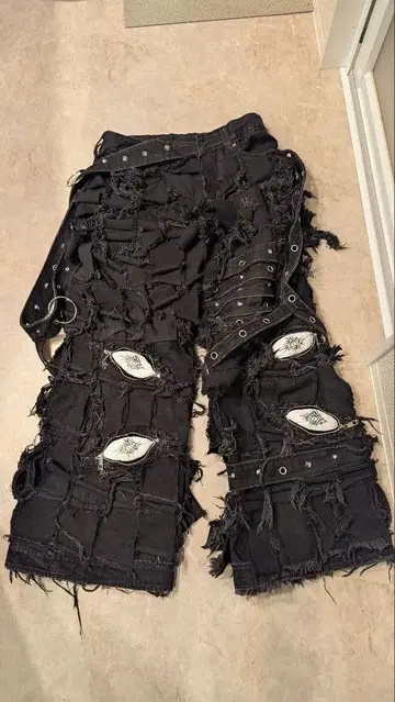 UNIZ BLACK MONSTER PANTS