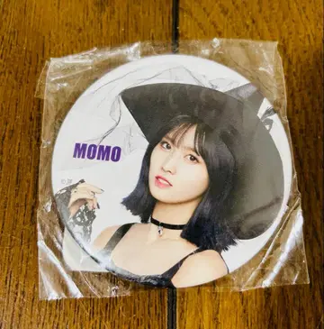 [ 새상품급 ] TWICE 모모 캔뱃지 One More Time 할로윈