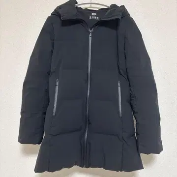 유니클로 심리스 다운 숏코트 블랙 M