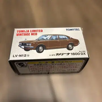 토미카 리미티드 빈티지 네오 도요타 카리나 1600 DX