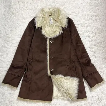 [ 새상품급 ] 세만틱 디자인 페이크 무스탕 코트