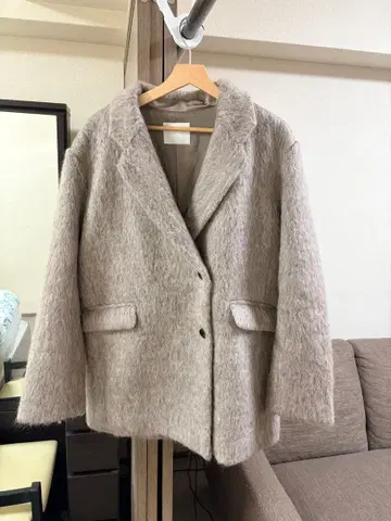 울 계열 더블 브레스트 자켓 베이지