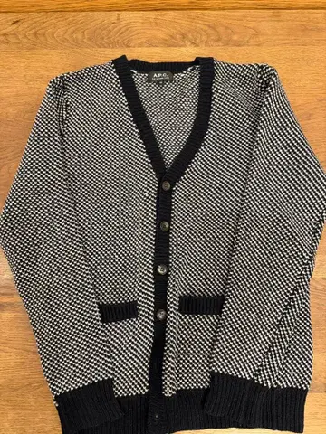 A.P.C. 가디건 [ 드라이클리닝 완료 ]