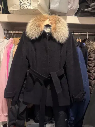 퍼가 달린 피코트 트렌치코트