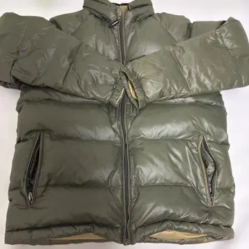 올리브 그린 다운 자켓