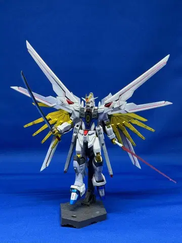 HG 마이티 스트라이크 프리덤 건담 캔디 풀 페인팅