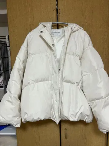 내추럴 뷰티 베이직 숏 후드 다운