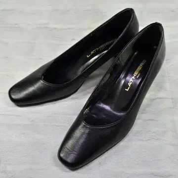 LATHEIERE KOBE 블랙 펌프스 중간 힐 22.5cm