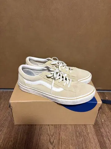 Vans 베이지 스니커즈