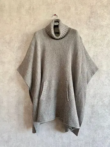 루즈핏 니트 판초 터틀넥 그레이