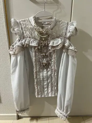 리즈리사 3개 리본 프론트 초커 블라우스 긴팔