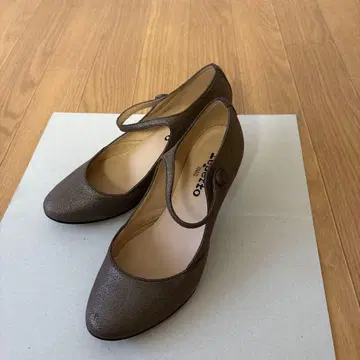 레페토 스트랩 펌프스 36