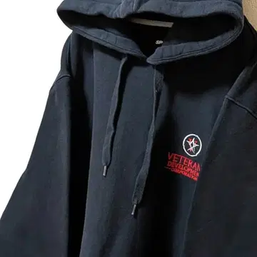 스포츠 테크 베테랑 개발 자수 맨투맨 후드티 블랙 L 구제 의류