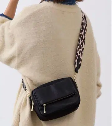 [ 컨디션 최상 ] TOPKAPI 크리스탈 나일론 콤비 플랩 숄더 백