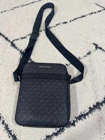 MICHAEL KORS 블랙 숄더백