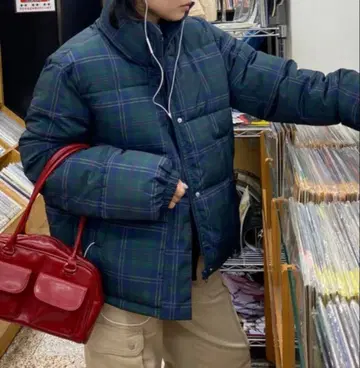 네이비 그린 체크 다운 자켓