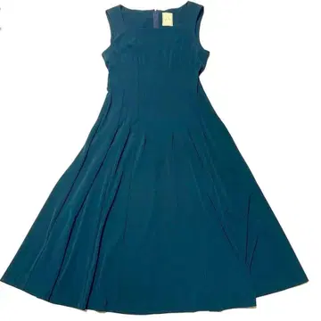 새상품급 시빌라 원피스 M 그린 플레어 최근 모델 드레이프감