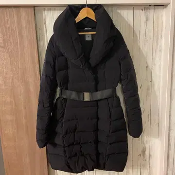 타트라스 벨트 포함 블랙 다운 자켓