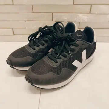 [새상품] VEJA SDU B-MESH 블랙/화이트 27cm