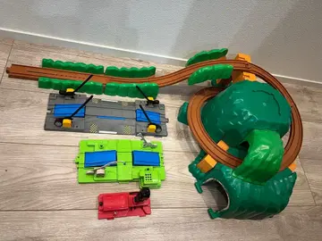 프라레일 두근두근 마운틴, 건널목 2세트, 신호기