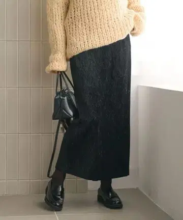 [ 새상품 ] 벨로아 플리츠 타이트 스커트 워셔블 블랙