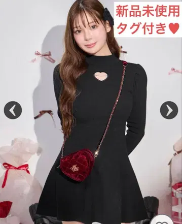 [ 완판템!! ] 미셸 마카롱 하트컷 플레어 원피스 블랙