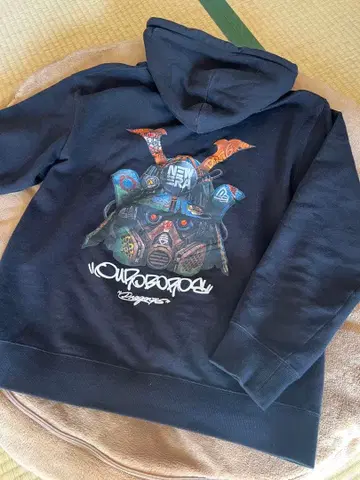 NEWERA 후드티 사이즈 L