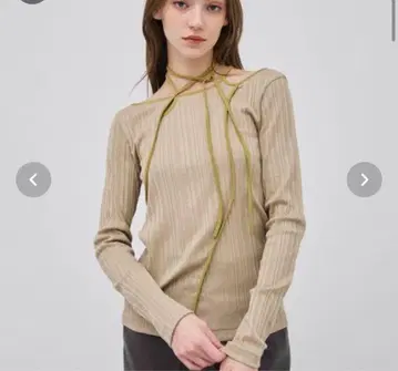 PUBLIC TOKYO 랜덤 리브 홀 컷 아웃 상의