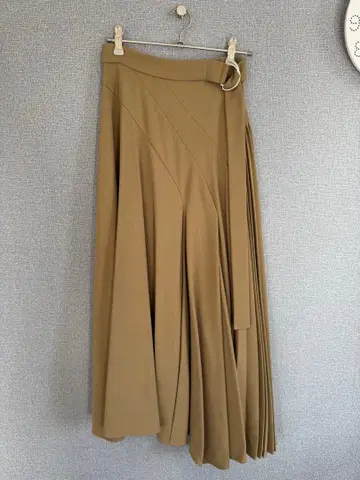 [ 새상품급 ] FRAY I.D 프레이 아이디 비대칭 플리츠 스커트